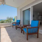 Theatre Sea View نيا موذانيا
